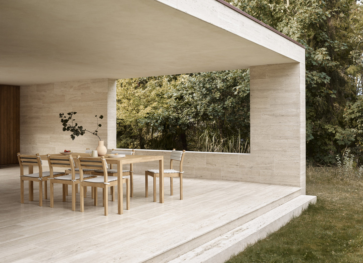 AH901 Dining table
